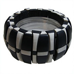 Nouvel ensemble de bracelets fantaisie en acrylique coloré, design élégant et de haute qualité avec breloque pique plaquée or, bijoux de mode pour femme pour mariage - Product Image 4