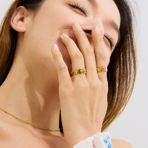 แหวนดอกเดซี่ สแตนเลสสตีล ชุบทอง เครื่องประดับแฟชั่นสำหรับทุกเพศ - Product Image 4