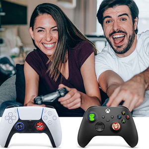 Venta al por mayor de fábrica: Nuevas fundas de silicona personalizadas para palancas de mando (Thumbstick) de PS5 / PS4 / X-360 / XSS / XSX - Product Image 4
