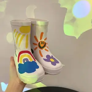 사용자 정의 아이 귀여운 고무 장화 핸들 아이 Gumboots 도매 반 유아 껌 어린이 장화