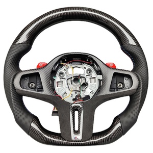 Volante Deportivo Personalizado de Fibra de Carbono M Sport de Fábrica J Auto Direct para G20/G30/G31/G32 - Negro con Costuras Personalizadas en Forma de D - Product Image 1