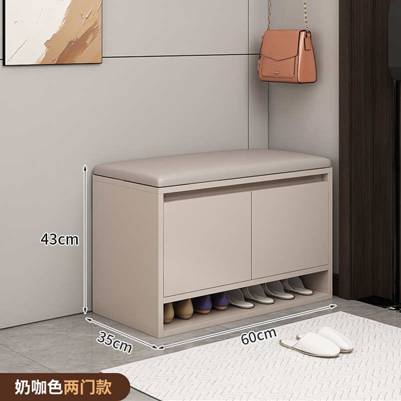 Due modelli di cuscino color kaki latte marrone, 60 cm.