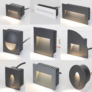 Lampes <span class=keywords><strong>LED</strong></span> d'escalier OEM personnalisées éclairage de <span class=keywords><strong>rampe</strong></span> de marchepied monté en surface lampes murales en aluminium moderne IP65 lumières de marchepied extérieur - Product Image 2