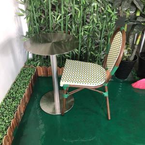 Mesa y sillas de bistro francés moderno para patio exterior, jardín, restaurante, hogar, <span class=keywords><strong>bar</strong></span> o parque, diseño de ratán con material metálico - Product Image 2
