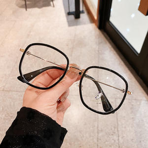 Montura de gafas cuadradas anti luz azul marca G para mujer, lentes de PC anchas e irregulares, gafas ópticas - Product Image 3