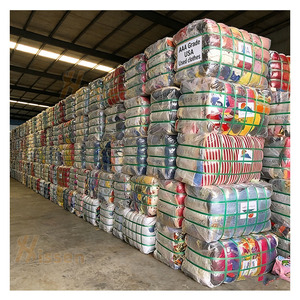 Vente en gros de ballots de vêtements usagés mixtes pour adultes et enfants, vêtements de seconde main en vrac, palettes à bas prix, friperie 1er choix Chine - Product Image 1