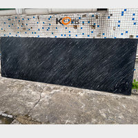 Vente directe d'usine Koris, surface solide modifiée en acrylique, marbre artificiel noir, superficie solide minérale pour comptoirs
