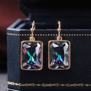 Eleganti Orecchini Pendenti Multicolore con Pietre Scintillanti per Donne, Misteriosi Orecchini Pendenti, Gioielli Regalo all'Ingrosso - Product Image 6