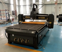 Machines de travail du bois de routeur CNC pour la fabrication de chambres à coucher de meubles 1325 1530 2030 Machine de découpe de bois CNC Structure en acier DSP