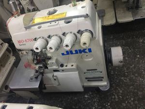Machine à coudre d'occasion à surjet à entraînement direct série Jukis 6700 Machine à coudre à surjet à quatre fils de sécurité 6704 6714 - Product Image 2