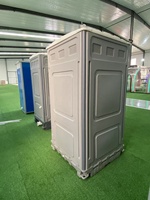 Toilette portable assise en PEHD durable et écologique avec installation facile, garantie 1 an pour usage extérieur, fermes et lieux publics