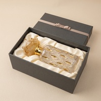 Botella de Perfume Ecológica Hecha a Mano Crystal Coast con Diseño Rayado y Grabado en Oro, Estilo Tradicional Moderno para el Hogar