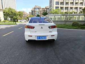 <span class=keywords><strong>Mitsubishi</strong></span> <span class=keywords><strong>Lancer</strong></span> EX 1.8 CVT GLX I 2016 Edizione Replica Bianco e Nero, Berlina Compatta Automatica Usata per Esportazione - Product Image 4