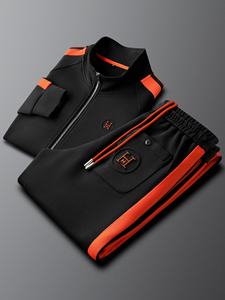 Nuova Tuta Sportiva Casual per Coppie, Autunno Inverno, Bianca, Slim Fit, Set Due Pezzi con Nuove Strisce Laterali Colorate Intrecciate - Product Image 2