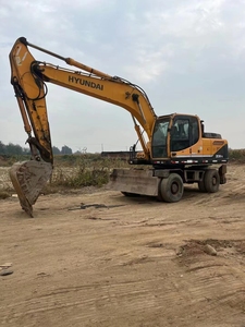 Excavadora Hidráulica y de Ruedas de Alta Calidad HYUNDAI 210W-9 Usada con Bajo Kilometraje - Product Image 4