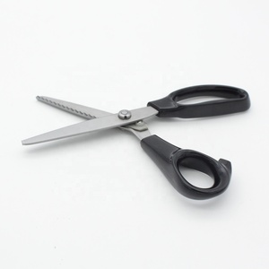 <span class=keywords><strong>Forbici</strong></span> da sarto per cucire con ricamo a Zig Zag con manico in plastica professionale da 9'' - Product Image 4