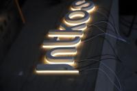 Letras de Canal 3D Retroiluminadas LED de Alta Calidad con Halo Trasero de Acero Inoxidable para Negocios, Letrero LED Personalizado