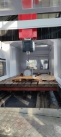 Máquina CNC de 5 Ejes GV2040, Tipo Gantry, con Cabezal Giratorio y Función RTCP Simultánea