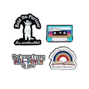 Broche con diseño de dibujos animados y cita en inglés, técnica de goteo de aceite, adorno moderno y <span class=keywords><strong>sencillo</strong></span> con forma de arcoíris, insignia personalizada para mochila y ropa - Product Image 5