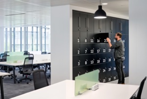 Chống Cháy Không Thấm Nước Văn Phòng Tập Thể Dục <span class=keywords><strong>Locker</strong></span> Tủ Mạnh Mẽ Trang Trí Nhựa Phenolic Hội Đồng Quản Trị Nhỏ Gọn Laminate <span class=keywords><strong>Hpl</strong></span> Tấm - Product Image 2