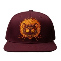 Casquette Snapback ELVN China Sporty brodée Flame Rat, borde plate, 100% coton, couleur bordeaux, pour les passionnés d'art tatoué