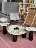 Tables basses rondes modernes en marbre Calacatta Oro avec plateau en bois massif pour le salon