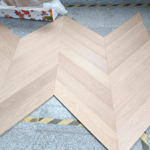 Suelo <span class=keywords><strong>de</strong></span> Madera Maciza Chevron OAK Directo <span class=keywords><strong>de</strong></span> Fábrica con <span class=keywords><strong>Precio</strong></span> Económico, Suelo <span class=keywords><strong>de</strong></span> Madera <span class=keywords><strong>de</strong></span> Ingeniería para el Hogar - Product Image 6