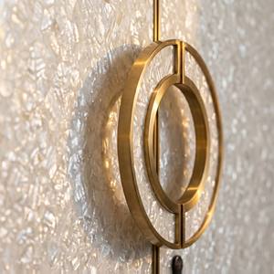 Porte d'entrée de villa de luxe à double battant, entièrement en aluminium, étanche, avec panneau texturé coquille de nacre et cadre or <span class=keywords><strong>champagne</strong></span> |   Palais Européen - Product Image 1
