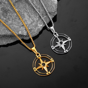 Collana con Croce Personalizzata Impermeabile per Uomo, in Acciaio Inossidabile PVD Placcato Oro, Collana Moda con Bussola e Stella del Nord - Product Image 3