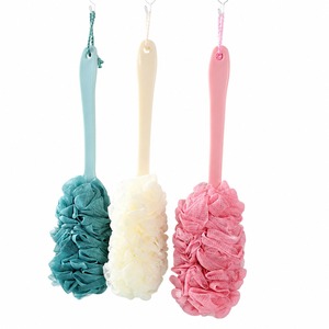 Brosse corporelle à long manche, éponge de bain exfoliante, brosse de douche en maille, brosse exfoliante pour le nettoyage du corps et les soins spa - Product Image 1