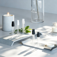 Flacon de parfum en verre durable, finition givrée, vaporisateur à pression lisse, 1 ml/1,5 ml/2 ml/2,5 ml, format de poche, vente en gros, sérigraphie