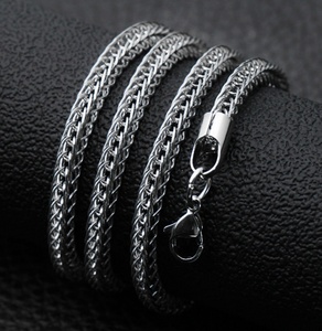 قلادة رجالي من الفولاذ المقاوم للصدأ ، قلادة معدنية ثقيلة ، مطلية بالذهب ، قلادة عظمية للرجال بالجملة - Product Image 3