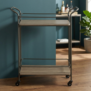 Chariot de bar minimaliste en métal avec étagères en bois et roulettes pour la maison ou la restauration - Product Image 3