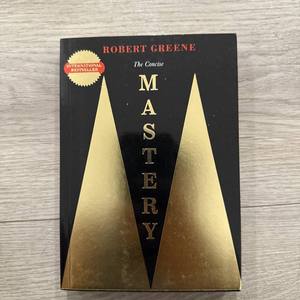 La Edición Concisa de Maestría en el Uso del Papel, Formato Paperback |   Guía Esencial para el Éxito en las Habilidades y el Crecimiento Continuo (Suministro al por Mayor) - Product Image 1