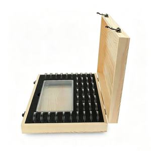 Boîte de rangement pour pièces de monnaie en bois avec couvercle rabattable pour collection de devises et billets commémoratifs, 20 emplacements - Product Image 1