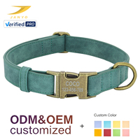 Collier pour chien personnalisé en cuir vert vintage avec nom gravé, boucle rapide en bronze, anneau en D, et coutures durables
