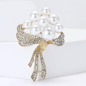 Broche transfronterizo de perlas y diamantes de imitación de gama alta <span class=keywords><strong>para</strong></span> <span class=keywords><strong>mujer</strong></span>, fragancia pequeña versátil, bufanda de seda exquisita, hebilla, Pin de ramillete - Product Image 6