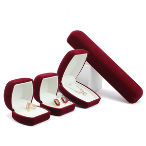 Kotak Perhiasan Beludru Mewah Kemasan Baru Kotak Perhiasan Beludru Persegi Elegan untuk Cincin Kalung Gelang Hadiah - Product Image 4
