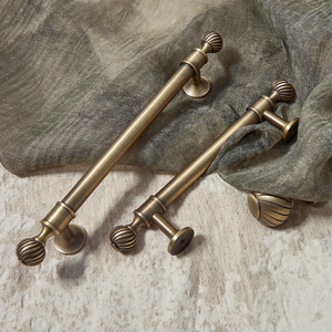 Armadio in ottone antico con manopole per cassettiere e manopole per cassettiere impugnatura manici per mobili - Product Image 4