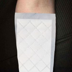 Almohadillas Absorbentes de Sangre Super Soaker para Tatuajes - Product Image 1