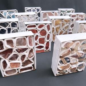 All'ingrosso confezione regalo di pietra curativa fatta a mano in cristallo grezzo lucidata con tema d'amore - Product Image 2