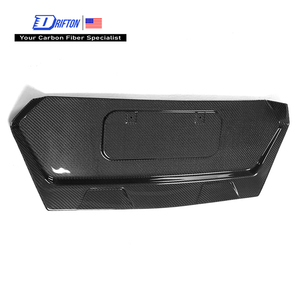 Cache-plaque d'immatriculation arrière en fibre de carbone Drifton pour Chevrolet Corvette C8 Stingray Z51 2020-2026 - Product Image 1