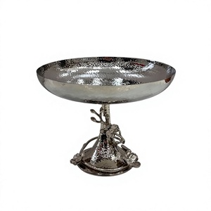 Cuenco de metal hecho a mano con diseño floral, pulido estilo vintage, para servir comida en fiestas, ensaladas y frutas, centro de mesa. - Product Image 1