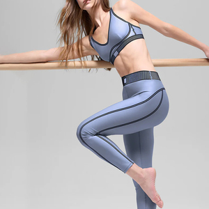 Ensemble de yoga en nylon uni, ajusté et respirant, confortable, soutien-gorge et leggings pour femme, idéal pour le yoga, la gym, le fitness, les vêtements de sport, best-seller - Product Image 6