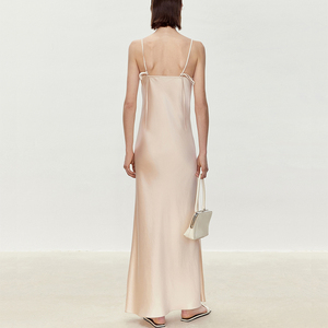 Abito da Sera Sexy da Donna in Raso di Alta Qualità, Personalizzato per l'Autunno, con Spalline Sottili e Schiena Scoperta a V Profonda - Product Image 3