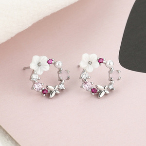 Pendientes de Perlas con Forma Geométrica Circular Simple, Pendientes de Cristal con Baño de Oro y Diseño Floral - Product Image 2