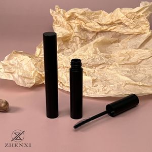 Tube de sérum pour la croissance des cils, 4ml, noir mat, rond, avec tête de brosse en silicone, bouteille vide portable pour le soin des cils - Product Image 3