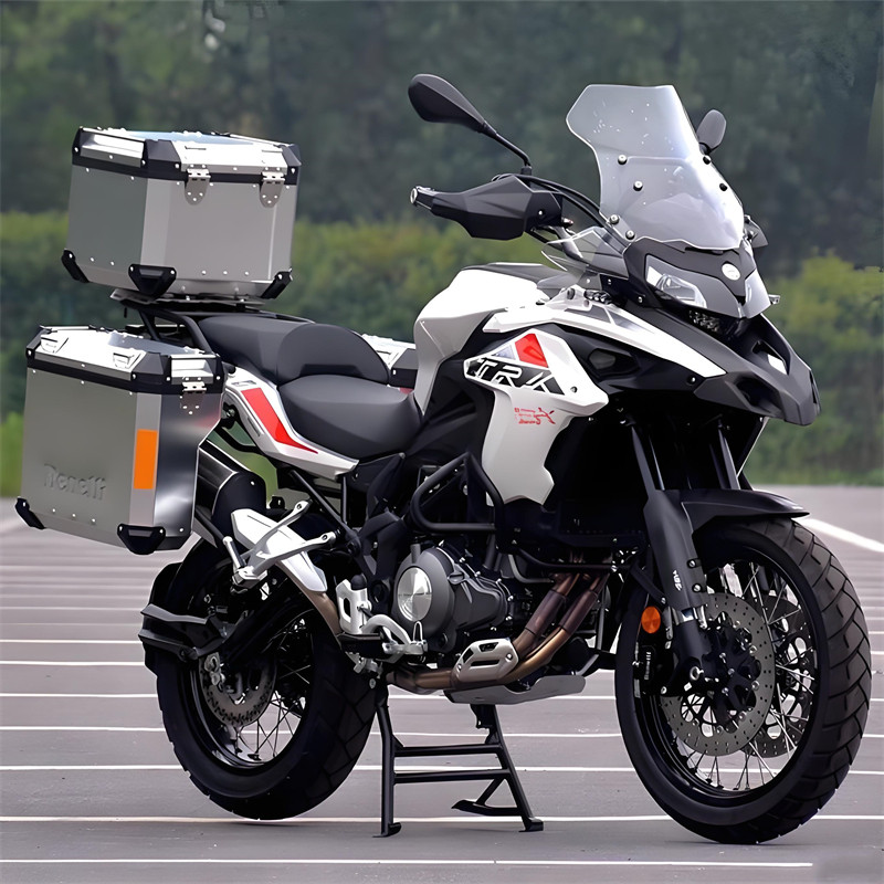 Yeni Benelli Jinpeng TRK502X/552X Çift Silindirli Su Soğutmalı