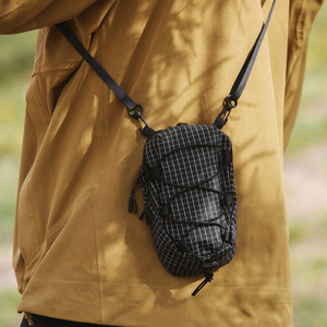 Bolso Bandolera de Nailon Estilo Montaña, Ligero, con Bolsillo para Teléfono, Correa Ajustable, para Uso Diario al Aire Libre, en Verde, Gris y Negro - Product Image 2