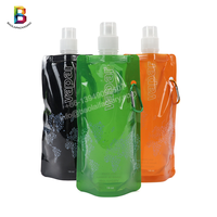 Bouteille de sport pliable personnalisée sac à eau en plastique sac pochette pour boisson avec clip
